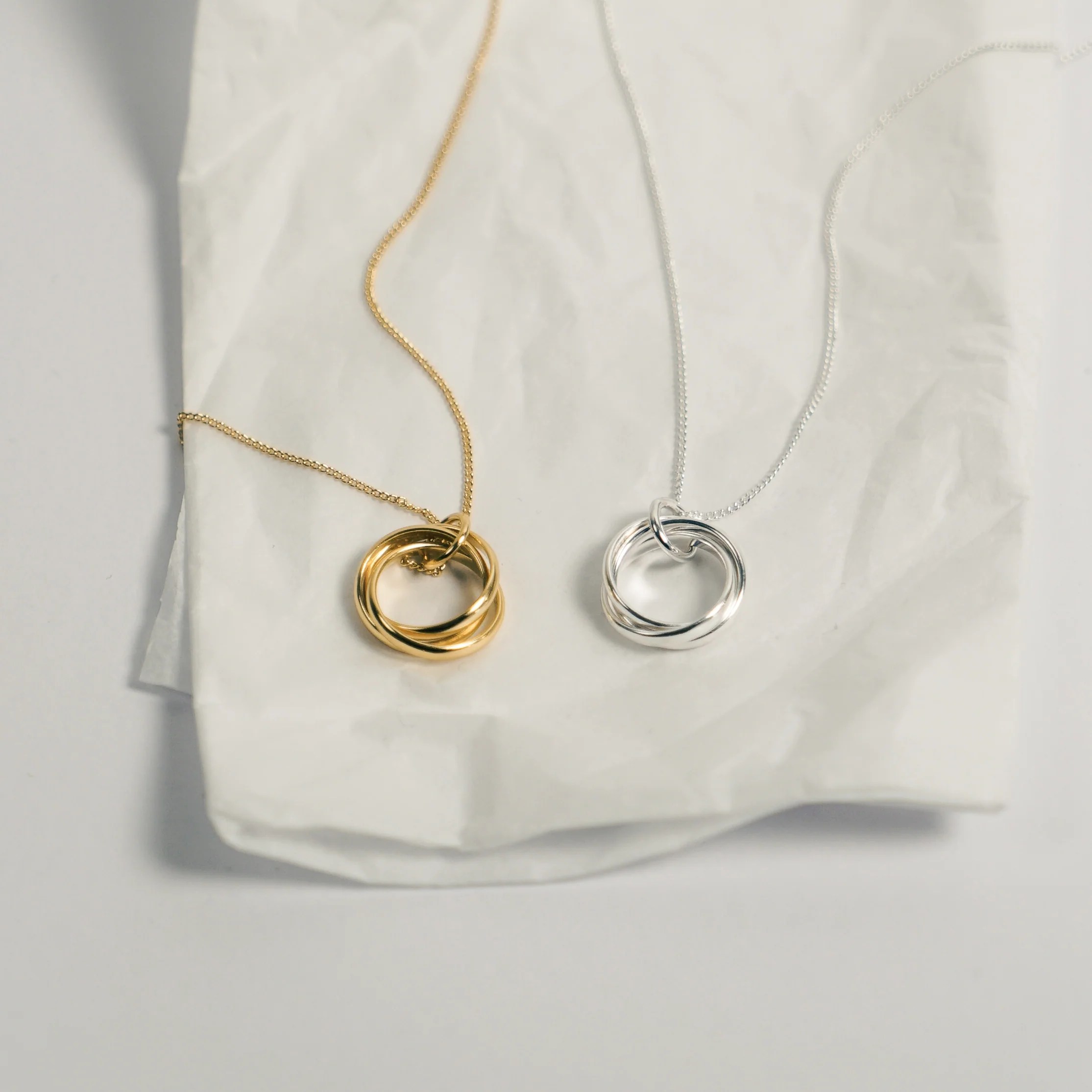 Trinity Necklace Gold - Image 3